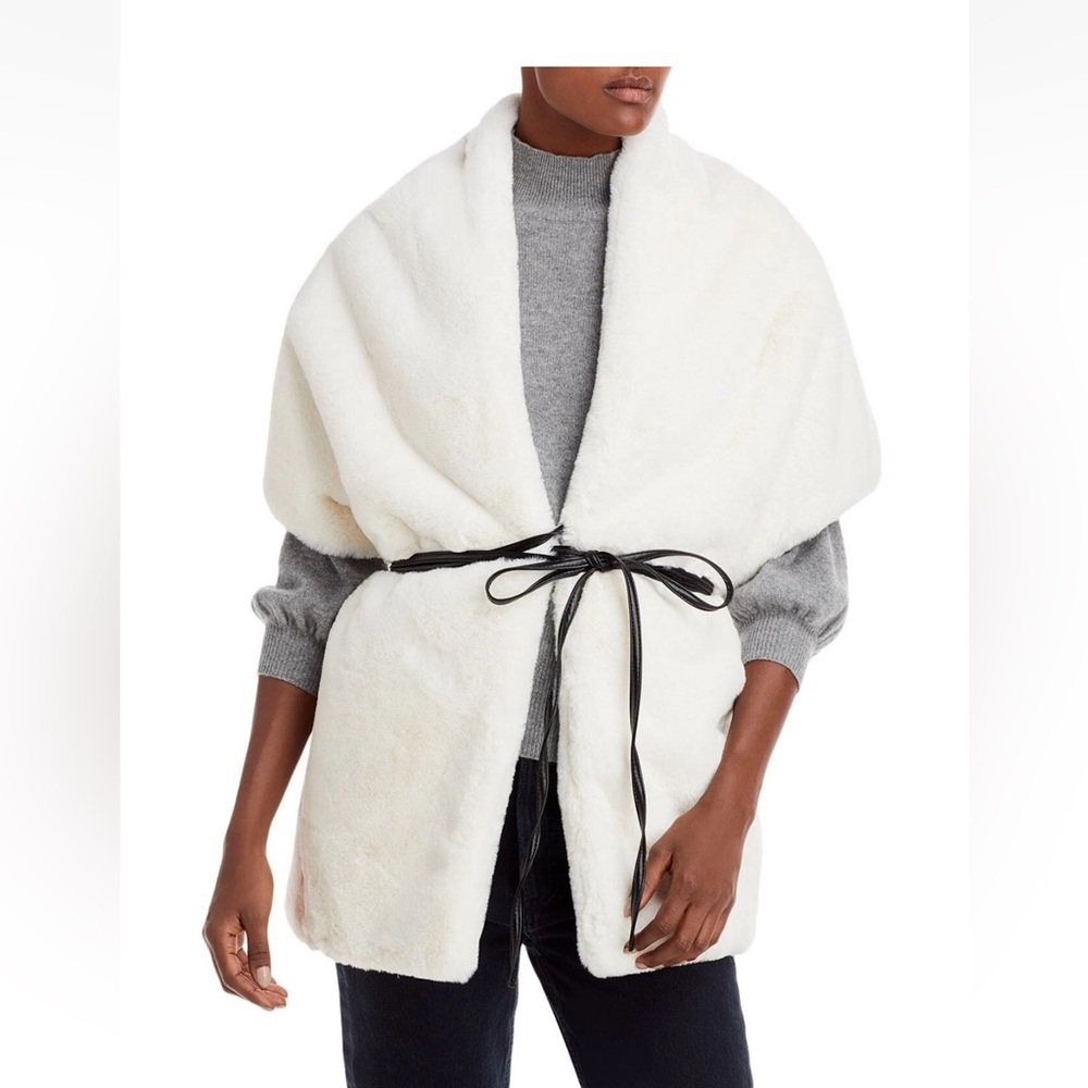 NWT Apparis Aretha faux fur wrap